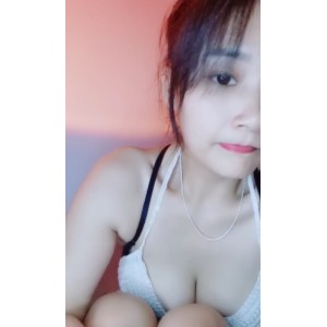 岳绮罗：撩人小妖精自录视频集，无水印无人爱我，收费房漏某处闪现，哭了闪现