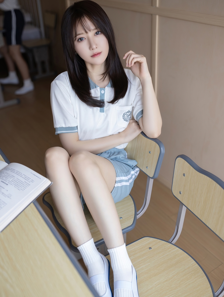 网络热门私拍视频《鱼子酱闺蜜杏子大胆私拍4v13.4g》,百度ED2K双平tai+du家收藏