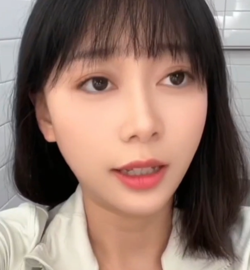 视频还可以作为收藏品,让你随时随地回味和欣赏。如果你也是BlackCat和21g的粉丝,或者对家政面试感兴趣,那么这些私拍视频绝对不容错过!快来下载收藏吧!