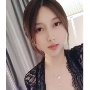 可甜可欲的大罩杯美女，收藏百度ED2K，视频大小适中