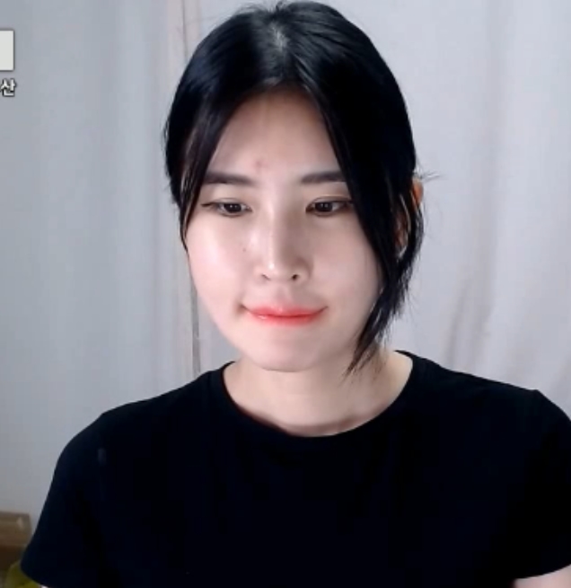 韩国主播ekgp:H级丰乳胖臀御姐甩奶按摩高清视频17.4GG