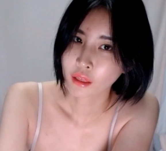 韩国主播ekgp:H级丰乳胖臀御姐甩奶按摩高清视频17.4GG