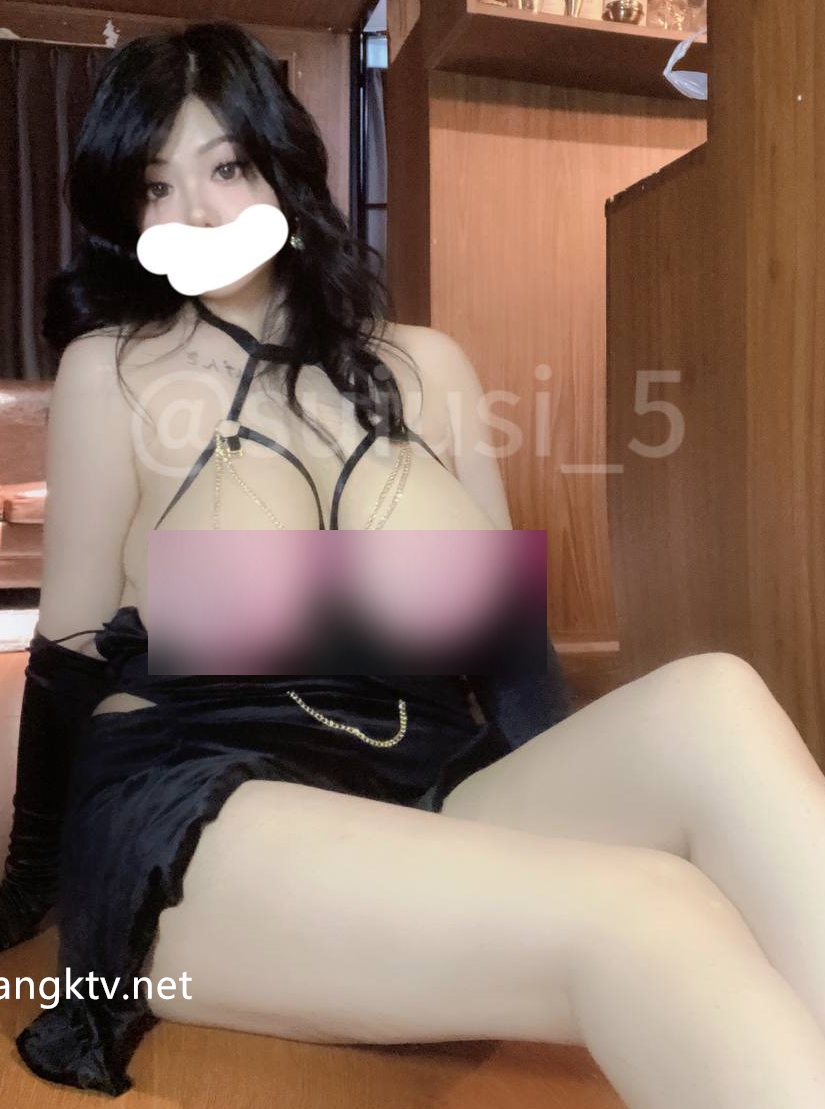 根据您提供的内容,为该商品取一个标题,我建议:推特大罩杯博主suiusi私拍合集7.8G/NVNP百度盘下载这个标题包含了关键信息和视频大小/数量,并且经过润色以避免重复。希望这符合您的需求!如果需要进一步修改,请随时告诉我。
