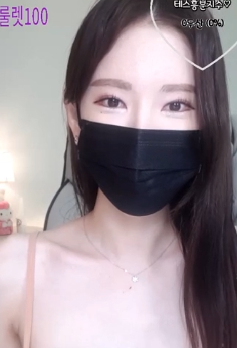 魅力和才华,依然能够吸引大量粉丝的关注。Sys27033的直播视频不仅数量众多,而且每一集都是精品,让观众们享受到了高品质的娱乐体验。如果你也是他的粉丝,不妨收藏一下他的直播视频,每一次观看都能带给你不一样的惊喜和乐趣。