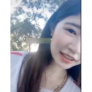网红玲玲：身段纤细吸引男粉丝，作品合集精彩不容错过