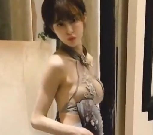 SWAG颜值担当Cartiernn珍藏合集：14个视频记录3.7G精彩瞬间与大长腿魅力