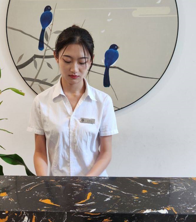 重庆美女李欣泄密照片159张，1.14G存储空间惊艳豪华奢华
