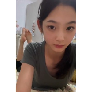 迷人嫩脚：女大学生瑜s宿舍视频30v450M永久有效