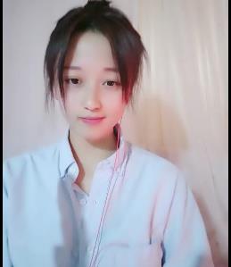 迷人笑容的黄瓜妹：50分钟视频大片
