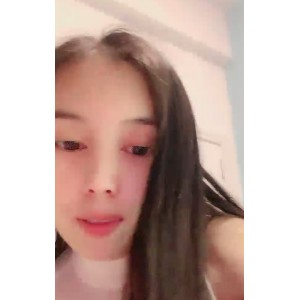 百度盘蜜桃臀美妞放飞自我最新合集1V1.5G，朋友快裆进出，解压观看