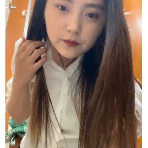 百度ED2KLoveLynn男厕玩具秀696v241.4g含新增117v，黑长直大长腿在隔间玩奇妙玩具