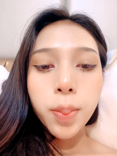 上海小骚妇微博露脸互动1V990M超正点