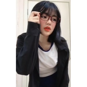 网红在下小羊皮皮虾娇小可人合集8部1.02G真会扭