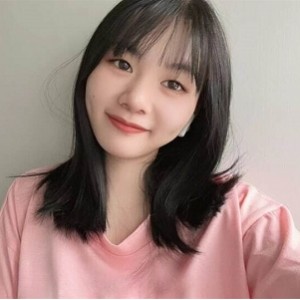 重庆00后海茶小妹梓涵私房拍摄展示1V1.7G镜头前青涩互动
