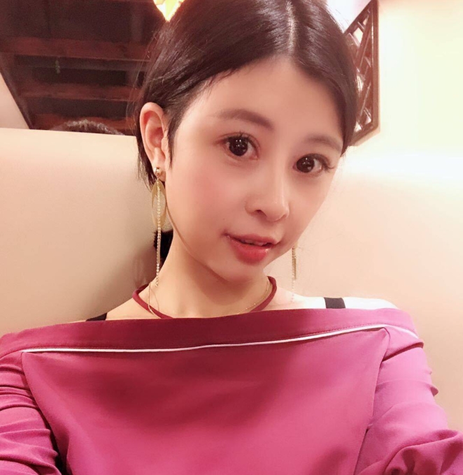 合集白嫩大罩杯后推车玩弄视频合集82v588p5.75g